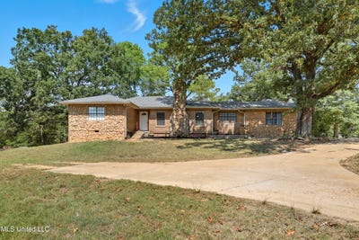 /international/us/108-wynndale-lake-road-terry-ms-110102476295/