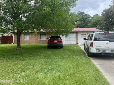 /international/us/703-e-old-pass-road-long-beach-ms-110108549578/