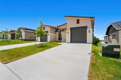 /international/us/1303-lone-pine-way-killeen-tx-110109196457/