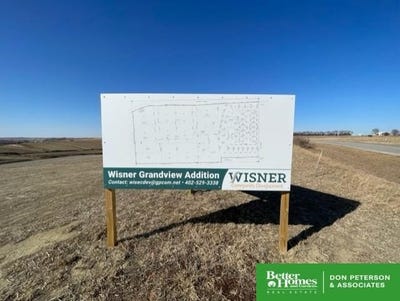 /international/us/1404-19-street-wisner-ne-110075869053/
