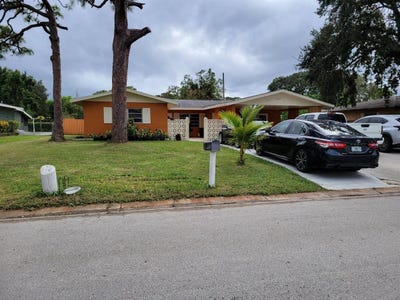 /international/us/2405-royal-palm-drive-fort-pierce-fl-110106442749/