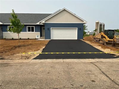 /international/us/1670-squirrel-way-new-richmond-wi-110101498872/