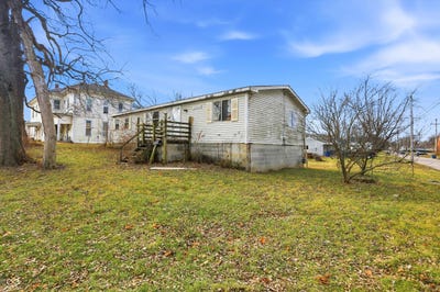 /international/us/2202-s-home-avenue-marion-in-110104326220/