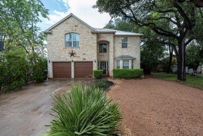 /international/us/404-austin-st-buda-tx-110100719439/