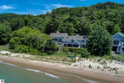 /international/us/968-s-manitou-trail-lake-leelanau-mi-110109065070/