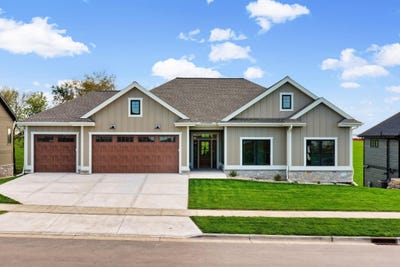 /international/us/1302-moll-drive-waunakee-wi-110120463328/
