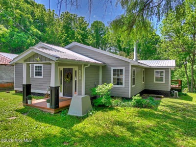 /international/us/93-collins-nursery-lane-blairsville-ga-110108469292/