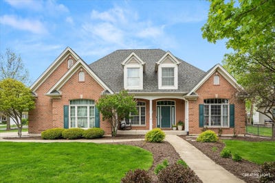 /international/us/692-independence-avenue-elburn-il-110108197460/
