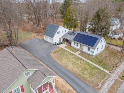 /international/us/212-gilsum-street-keene-nh-110107385480/
