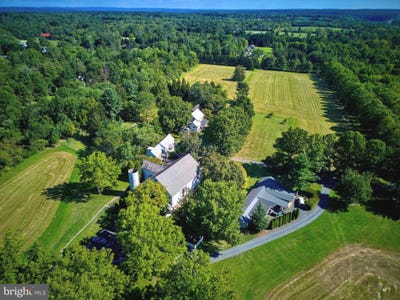 /international/us/5382-wismer-road-pipersville-pa-110102029877/