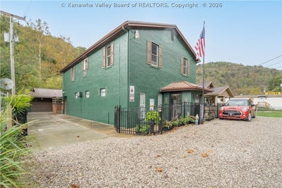 /international/us/520-campbells-creek-drive-charleston-wv-110120652183/