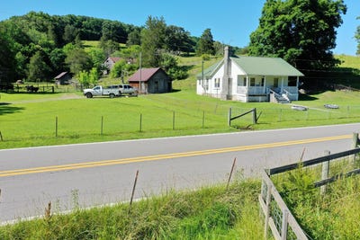 /international/us/3956-mulberry-gap-road-sneedville-tn-110108570878/