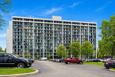 /international/us/2005-s-finley-road-lombard-il-110107553801/