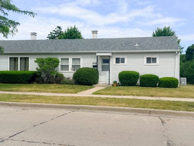 /international/us/2130-w-howard-ave-milwaukee-wi-110108678221/