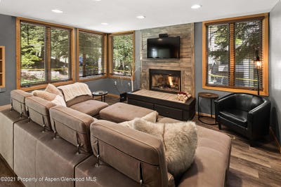 /international/us/135-carriage-way-snowmass-village-co-110072982279/