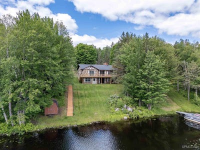 /international/us/144-lily-pad-lane-crystal-falls-mi-110108961832/