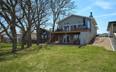 /international/us/24340-182nd-street-spirit-lake-ia-110105976190/