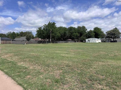 /international/us/907-dana-street-burkburnett-tx-110108784246/
