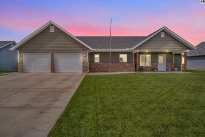 /international/us/312-redbud-st-moundridge-ks-110107931886/
