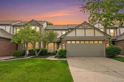 /international/us/2216-lone-wolf-lane-canton-twp-mi-110108389127/