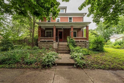 /international/us/1729-16th-street-monroe-wi-110100892271/