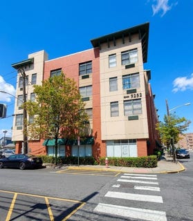 /international/us/9252-kennedy-blvd-north-bergen-nj-110119297378/