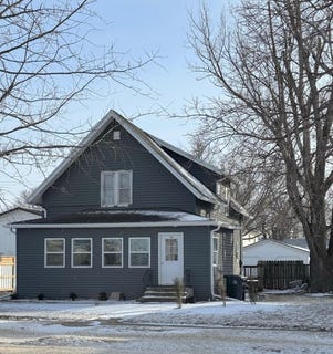 /international/us/203-e-dakota-george-ia-110105054151/