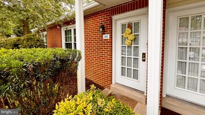 /international/us/406-beacon-hill-drive-holland-pa-110110278334/