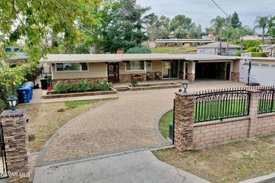 /international/us/12801-gladstone-ave-sylmar-ca-110105201729/