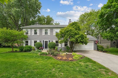 /international/us/737-clovetree-court-naperville-il-110108208765/