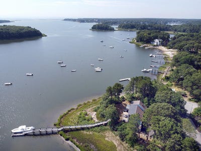/international/us/386-mashpee-neck-road-mashpee-ma-110101366698/?lang=en