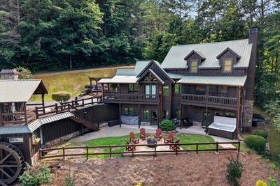 /international/us/24-twin-lakes-drive-blue-ridge-ga-110120527808/