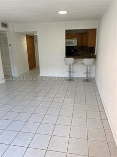 /international/us/1300-w-47th-pl-hialeah-fl-110108225983/?lang=id