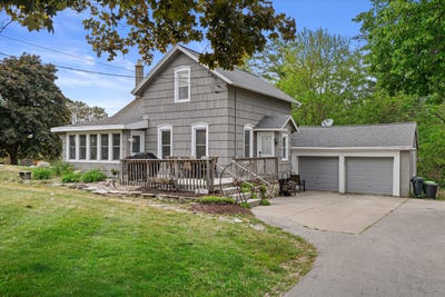 /international/us/n68w29902-hartling-rd-hartland-wi-110108447310/