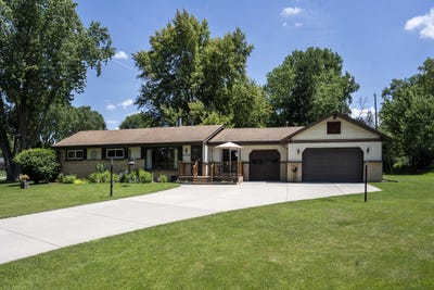 /international/us/4450-n-187th-st-brookfield-wi-110101117551/
