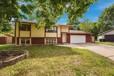 /international/us/7721-112th-avenue-n-champlin-mn-110119993757/