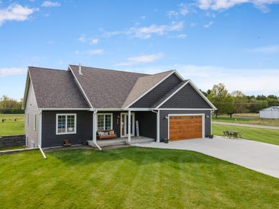 /international/us/n806-long-drive-fort-atkinson-wi-110107891388/