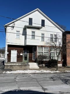 /international/us/828-monroe-street-stroudsburg-pa-110104159567/