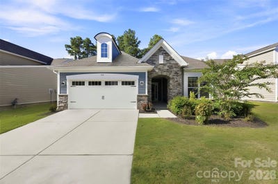 /international/us/140-picasso-trail-mount-holly-nc-110119902572/