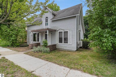 /international/us/718-forest-avenue-frankfort-mi-110100578876/