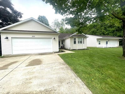 /international/us/1209-apple-valley-drive-howard-oh-110108479666/