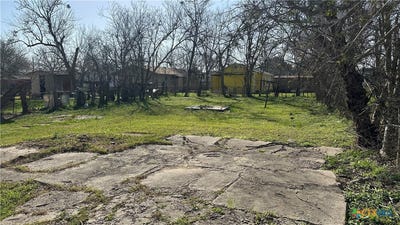 /international/us/2507-prince-street-victoria-tx-110098058302/