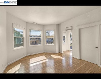 /international/us/2422-e-24th-street-oakland-ca-110106926929/