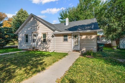 /international/us/403-4th-avenue-belle-fourche-sd-110102616478/