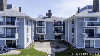 /international/us/400-lakeview-court-spring-lake-mi-110107209166/