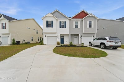 /international/us/209-shallowbag-bay-lane-jacksonville-nc-110107830229/
