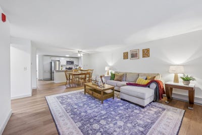 /international/us/7401-century-place-middleton-wi-110119691619/
