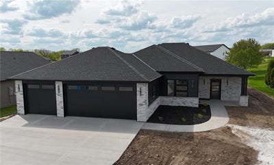 /international/us/1325-iris-lane-saint-joseph-mn-110108229430/