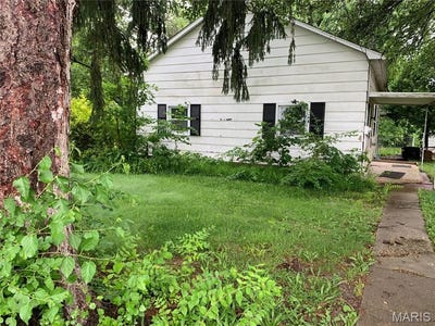 /international/us/215-berry-street-gillespie-il-110100071134/