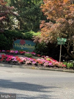 /international/us/319-woodlake-drive-marlton-nj-110100690240/